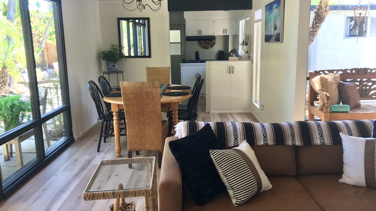 Photo of Livingroom in Hitchcock