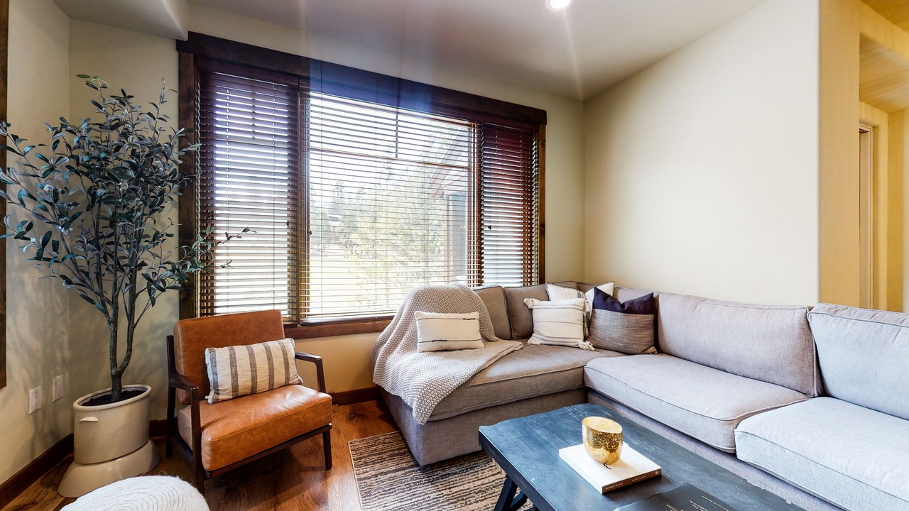 Photo of Livingroom in Woodwinds
