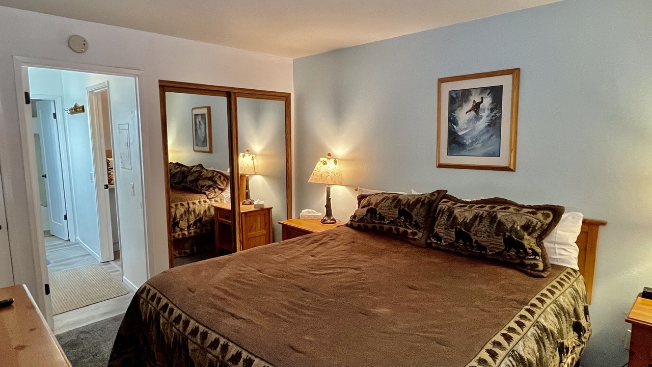 Photo of Bedroom in Mammoth Lakes