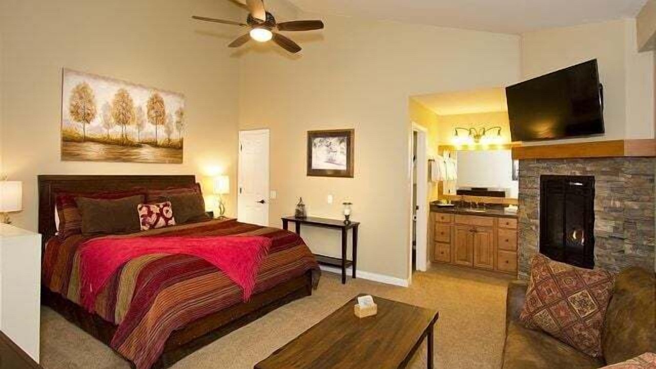 Photo of Bedroom in Mammoth Lakes