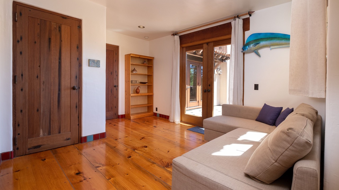 Photo of Livingroom in Marine Terrace