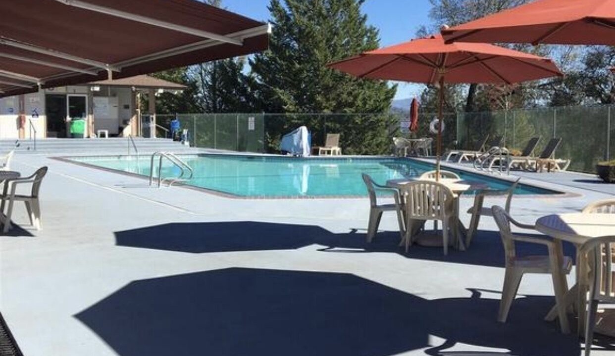Photo of Outdoor in Groveland