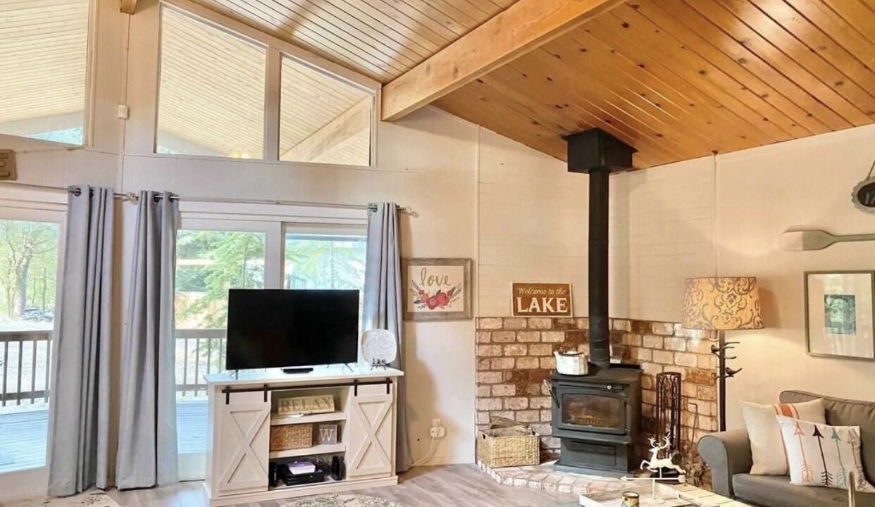 Photo of Livingroom in Groveland