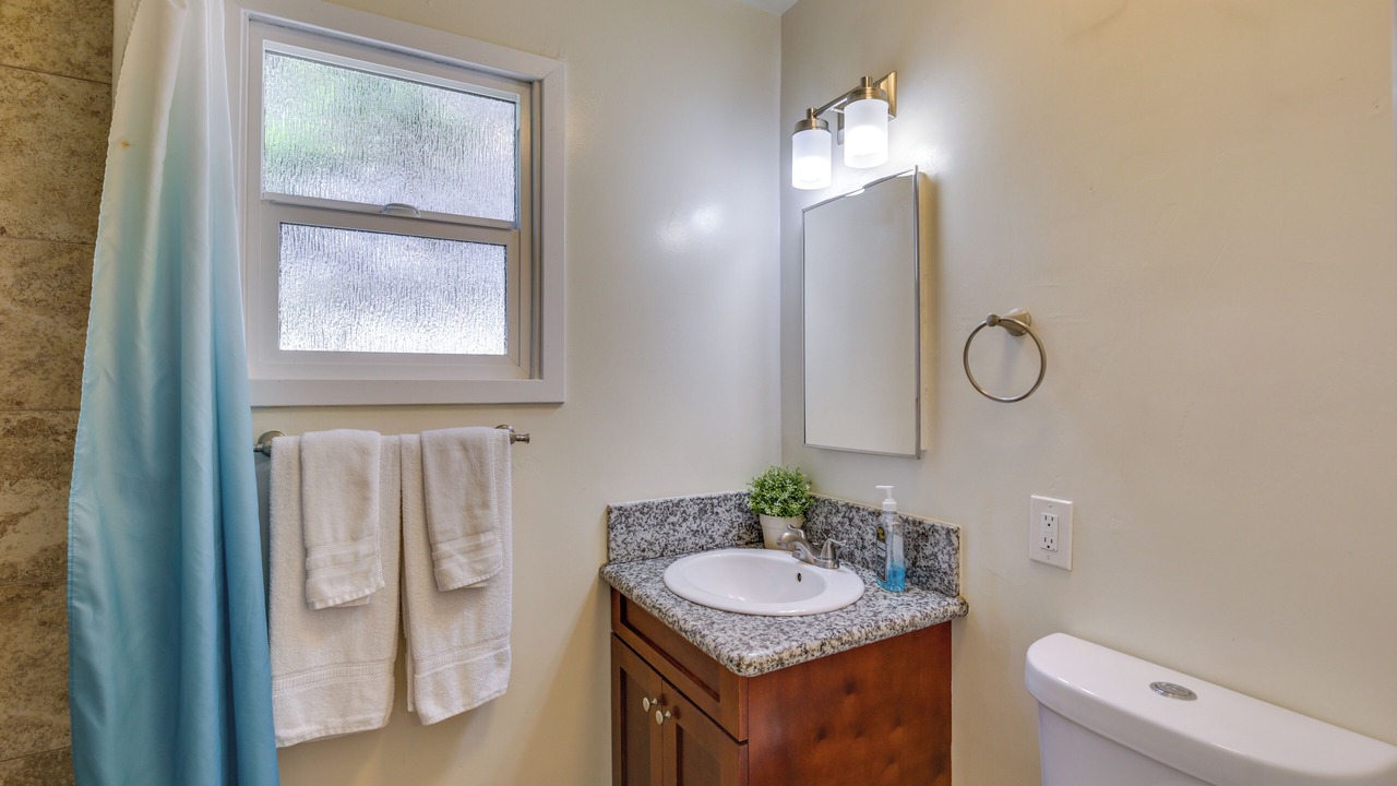 Photo of Bathroom in Lincoln Acres