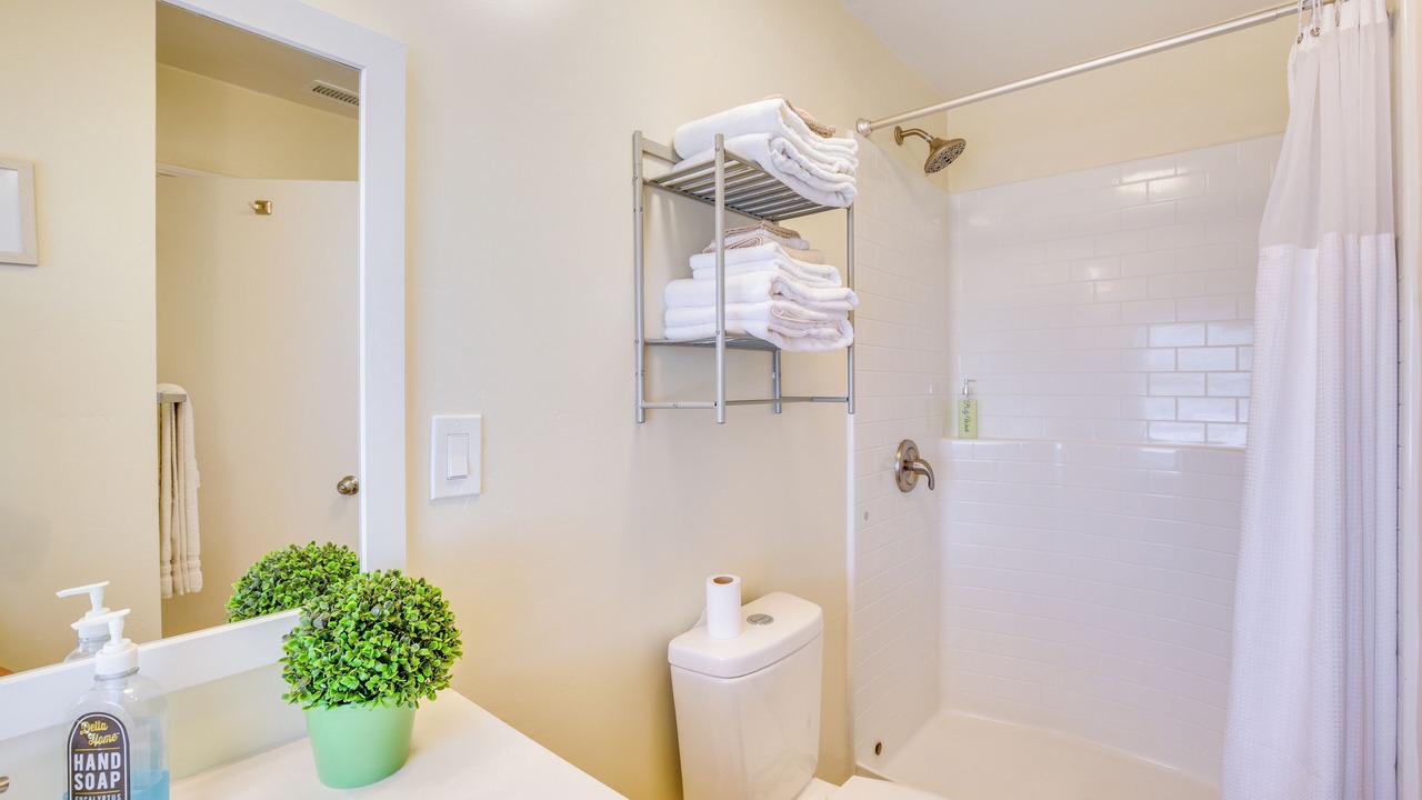 Photo of Bathroom in Lincoln Acres