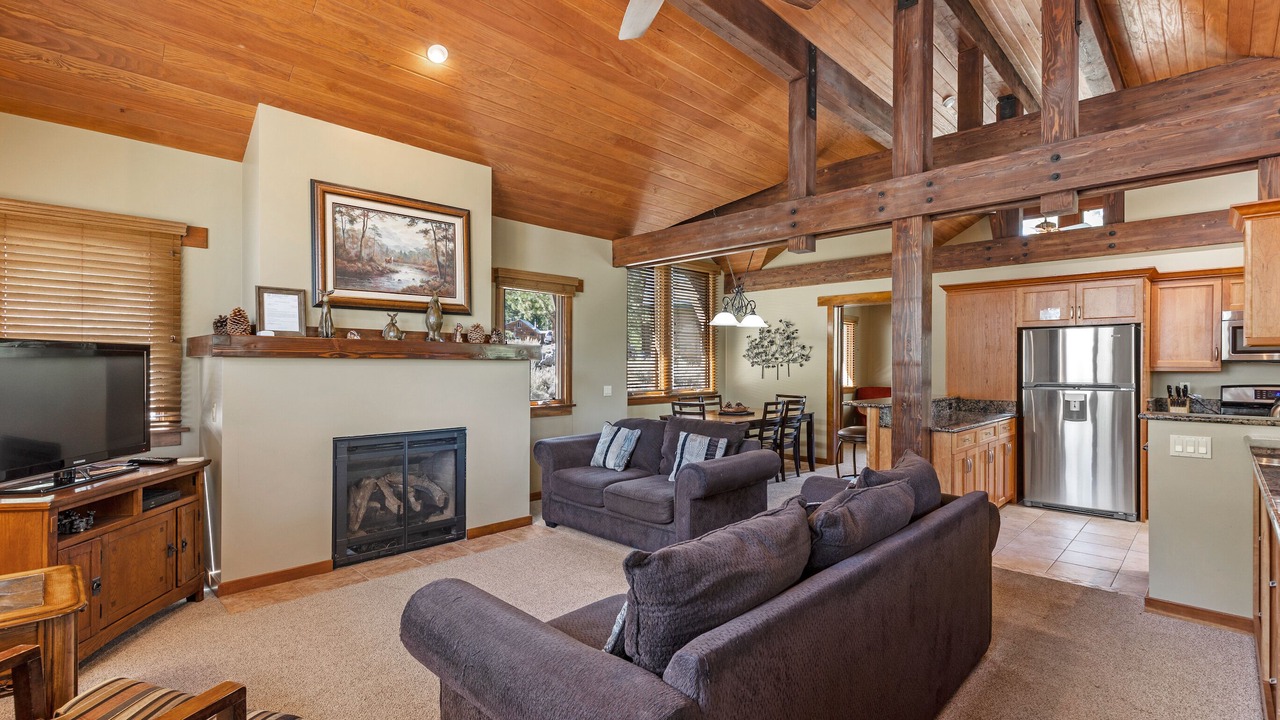 Photo of Livingroom in June Lake