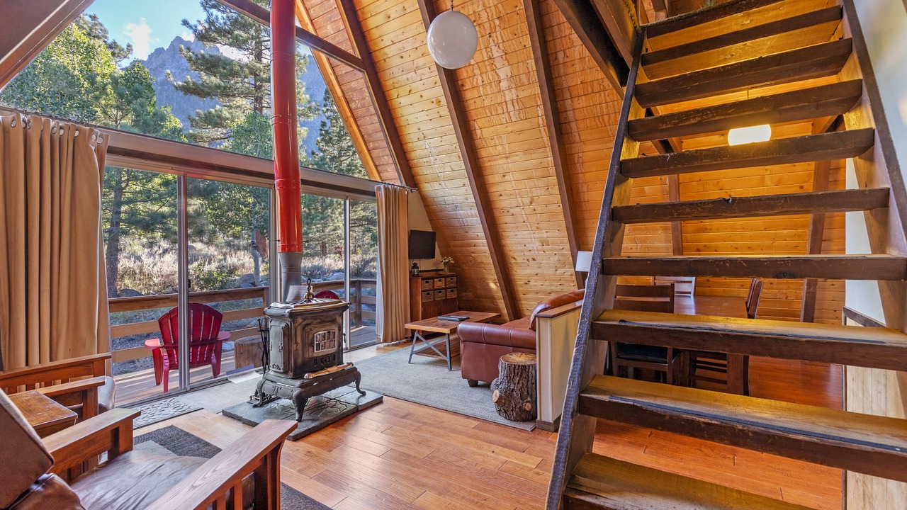 Photo of Livingroom in June Lake