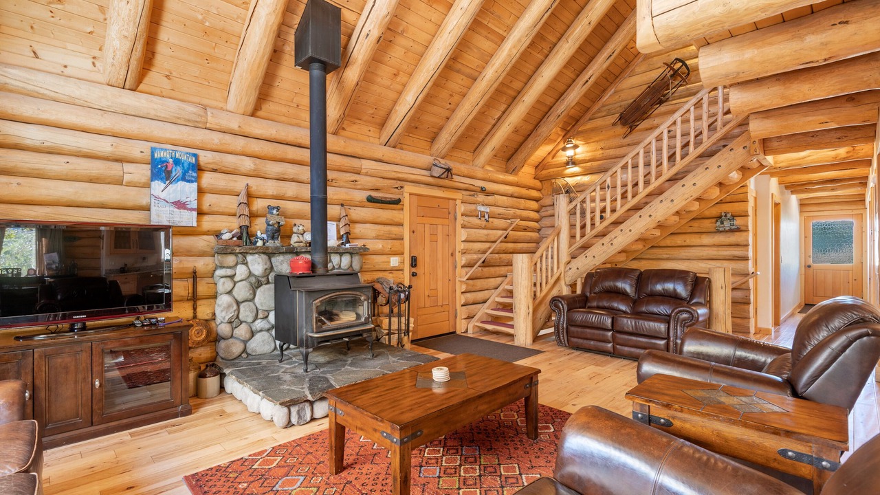 Photo of Livingroom in June Lake