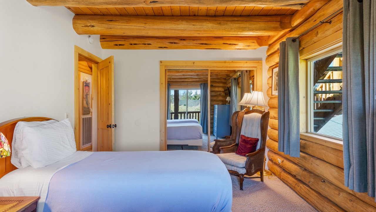 Photo of Bedroom in June Lake
