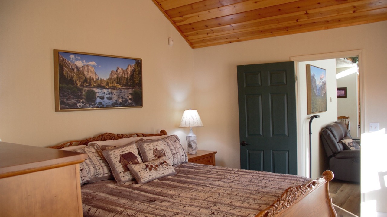 Photo of Bedroom in Shaver Lake