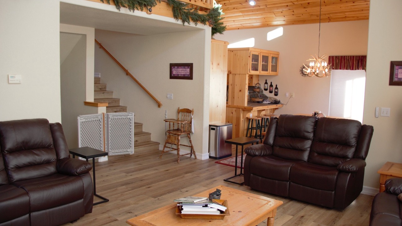 Photo of Livingroom in Shaver Lake