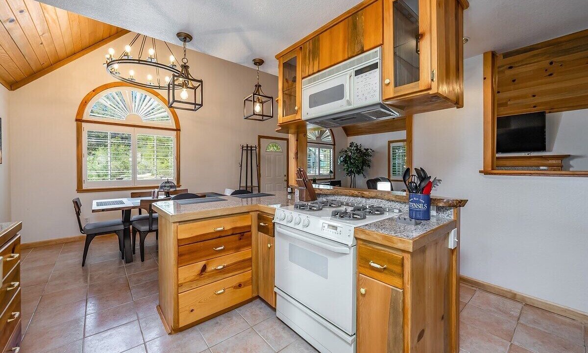 Photo of Kitchen in Shaver Lake