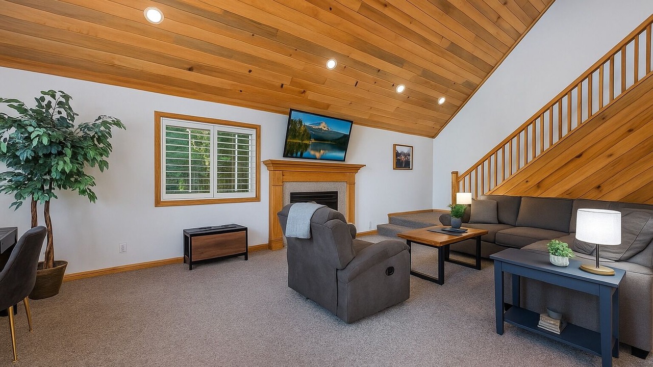 Photo of Livingroom in Shaver Lake