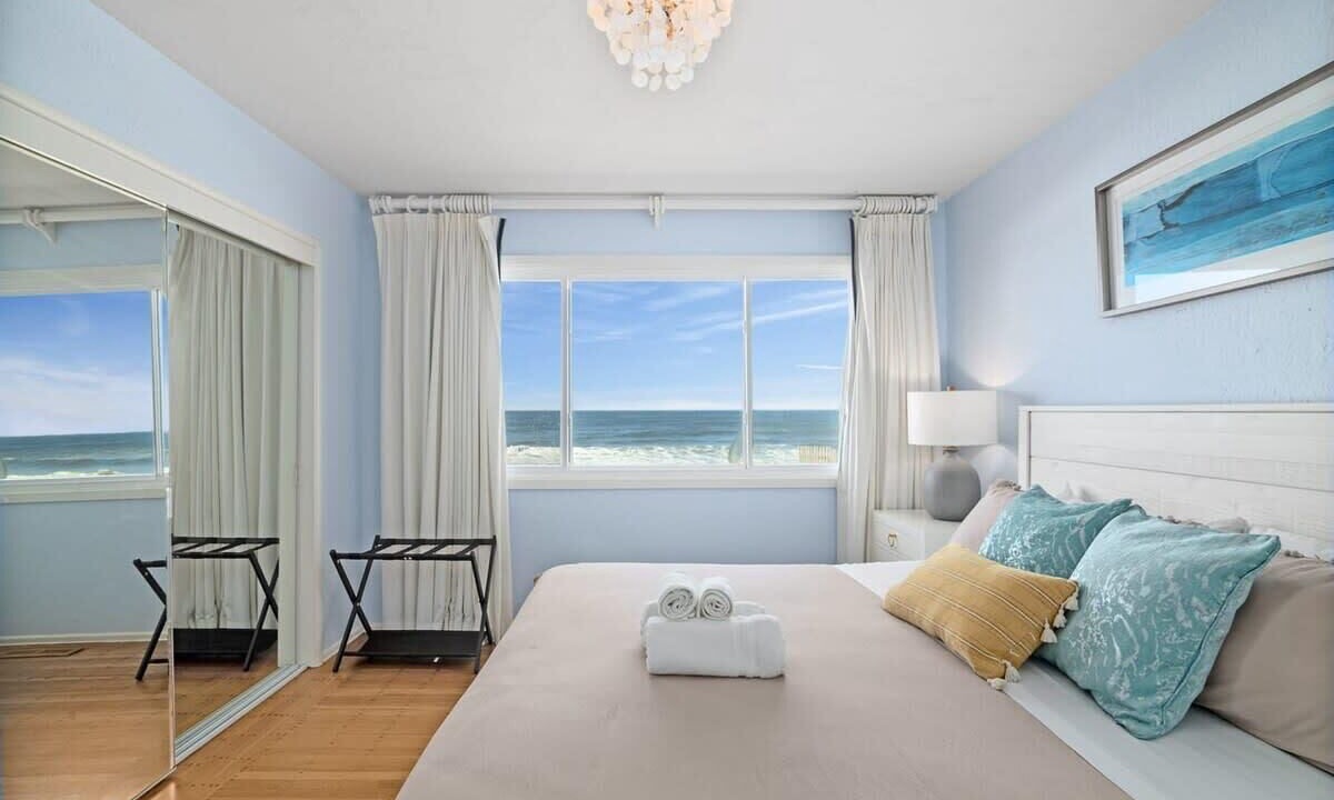 Photo of Bedroom in Sharp Park