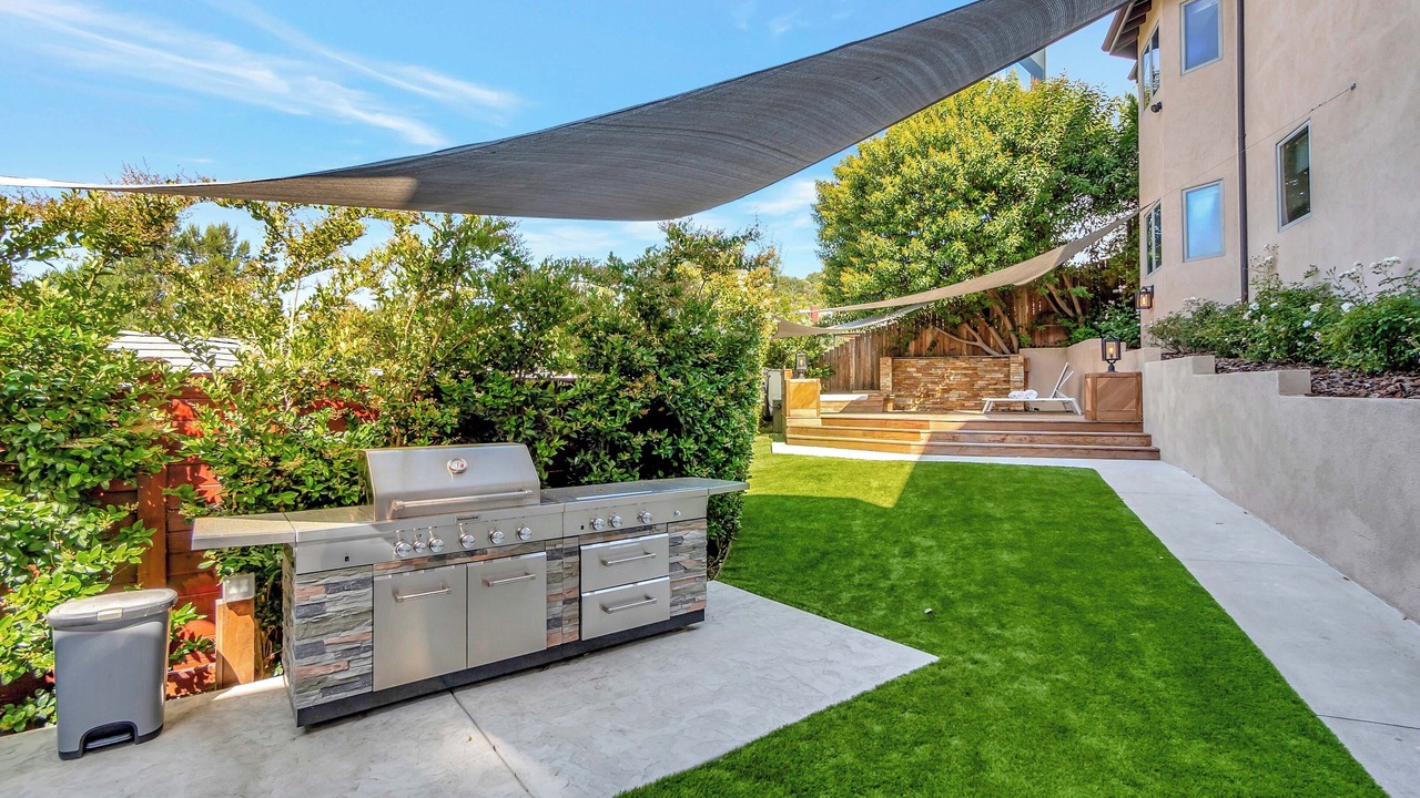 Photo of Patio Balcony in Hollywood Dell