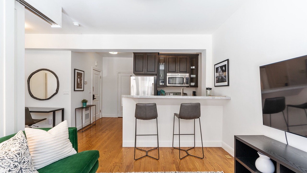 Photo of Livingroom in Financial District