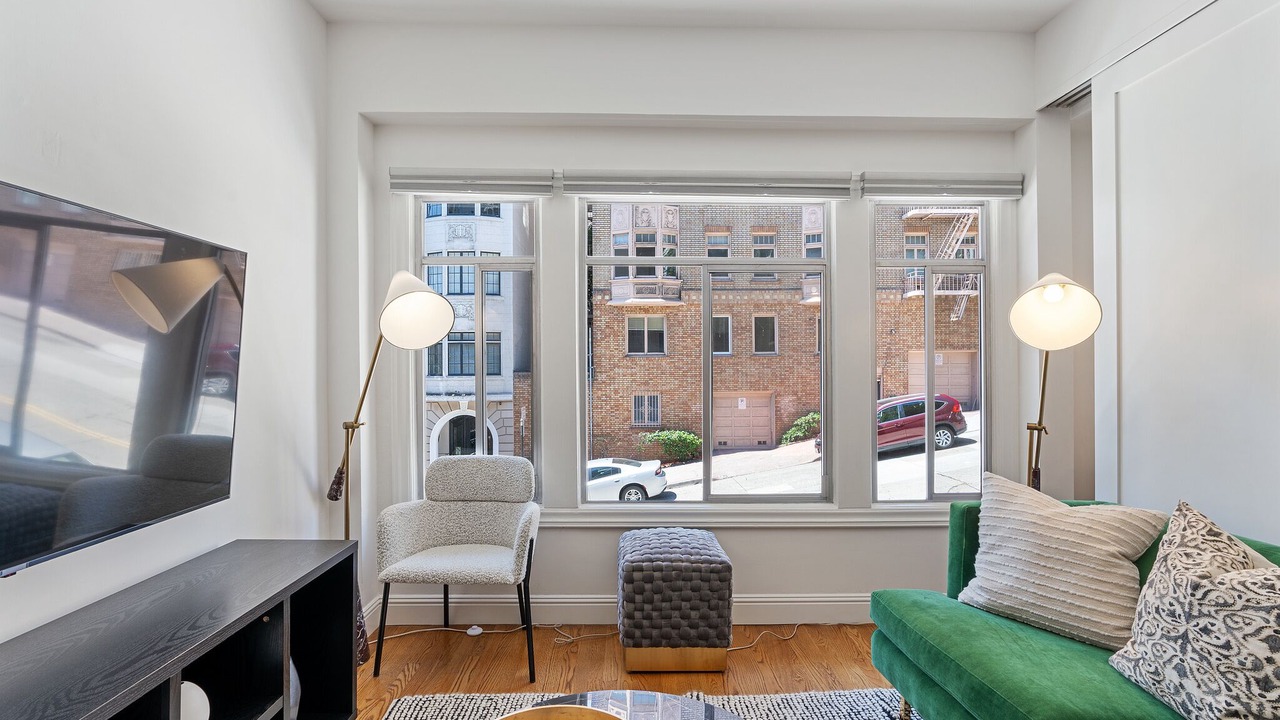 Photo of Livingroom in Financial District