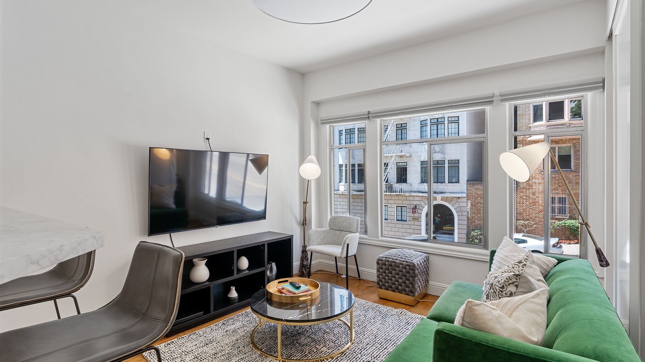 Photo of Livingroom in Financial District