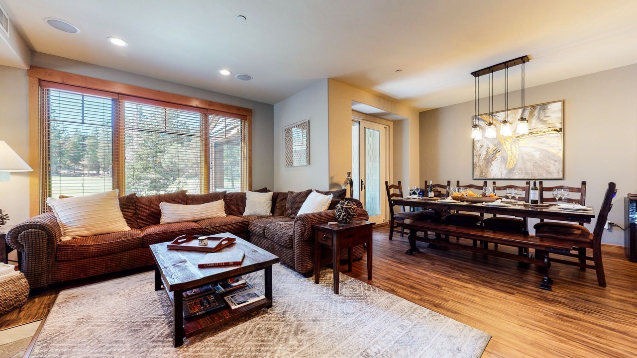 Photo of Livingroom in Woodwinds