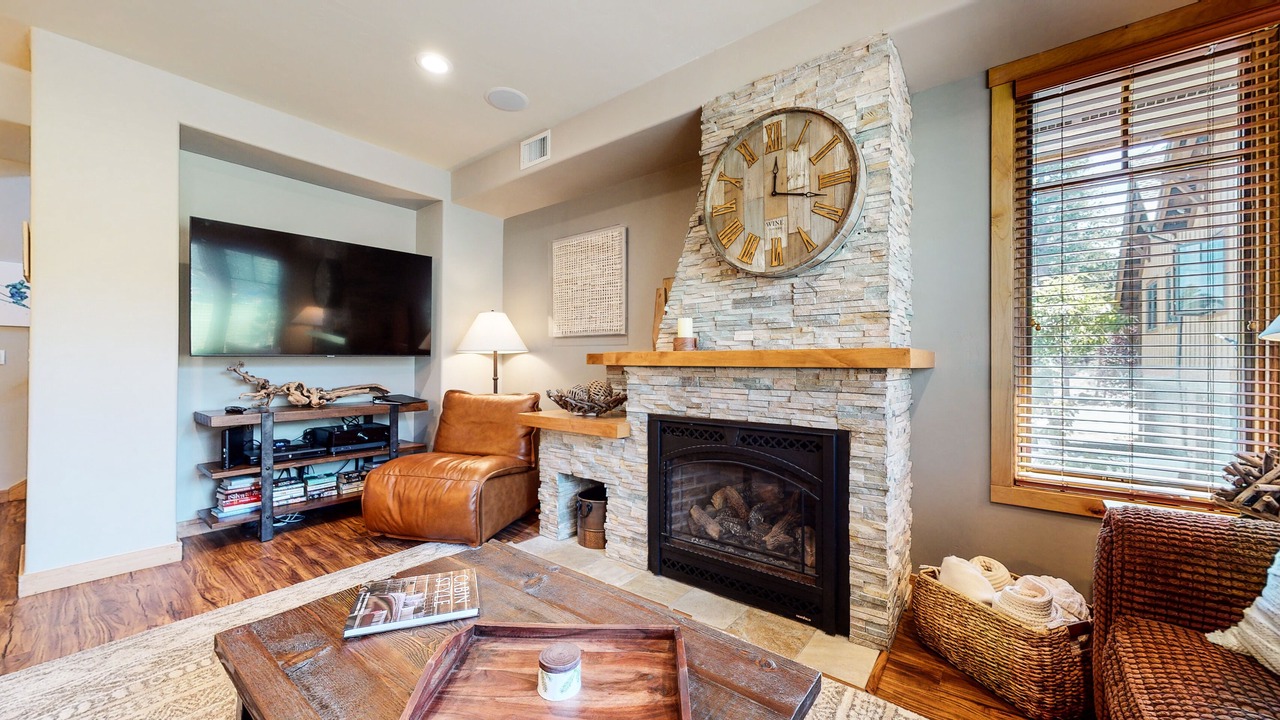 Photo of Livingroom in Woodwinds