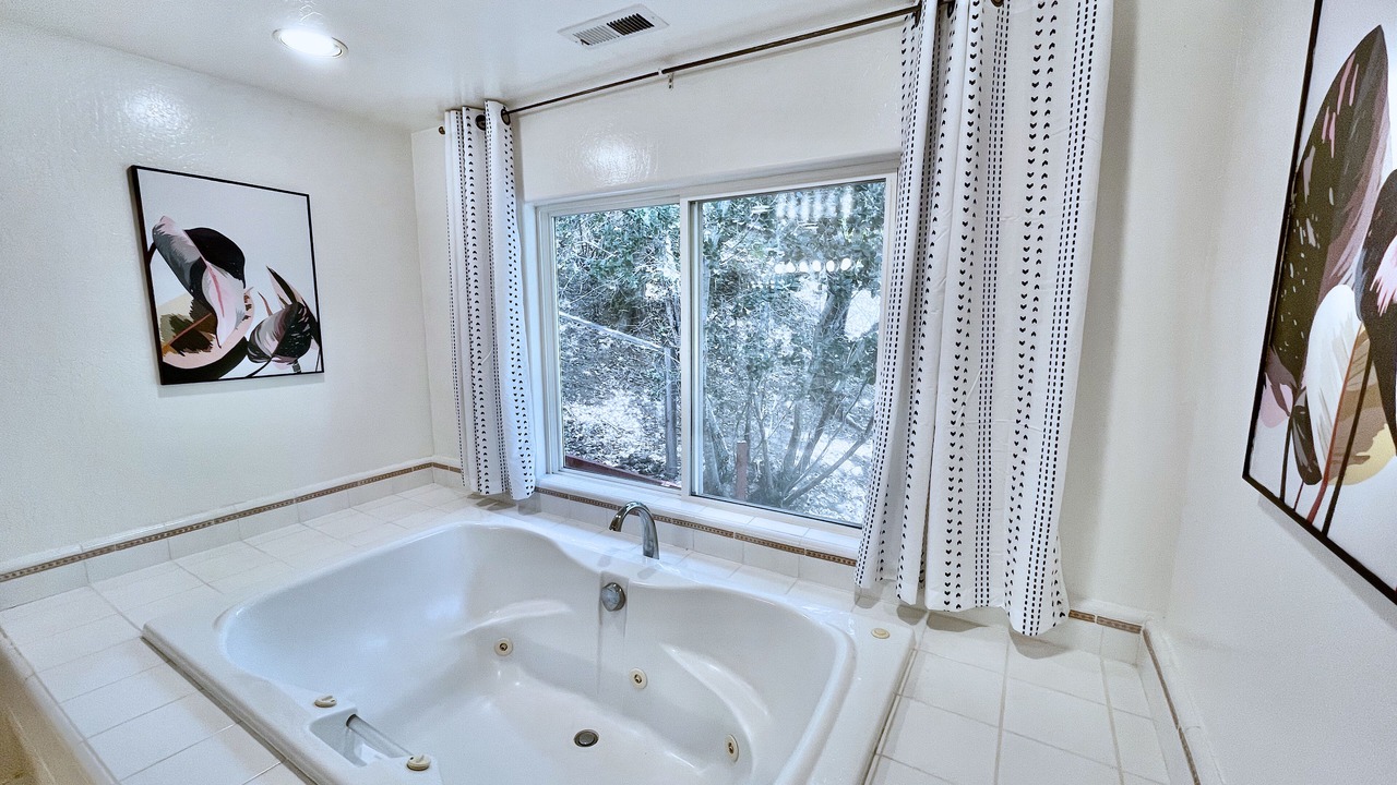 Photo of Bathroom in Emerald Hills