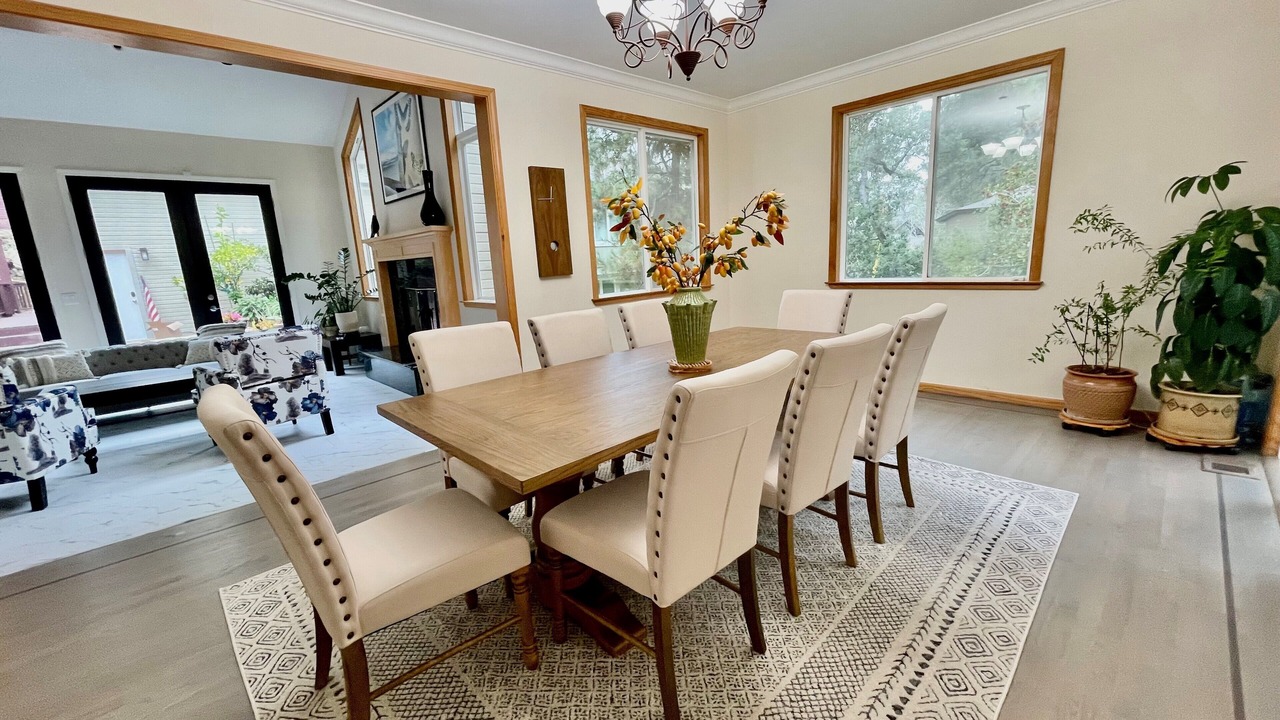 Photo of Livingroom in Emerald Hills