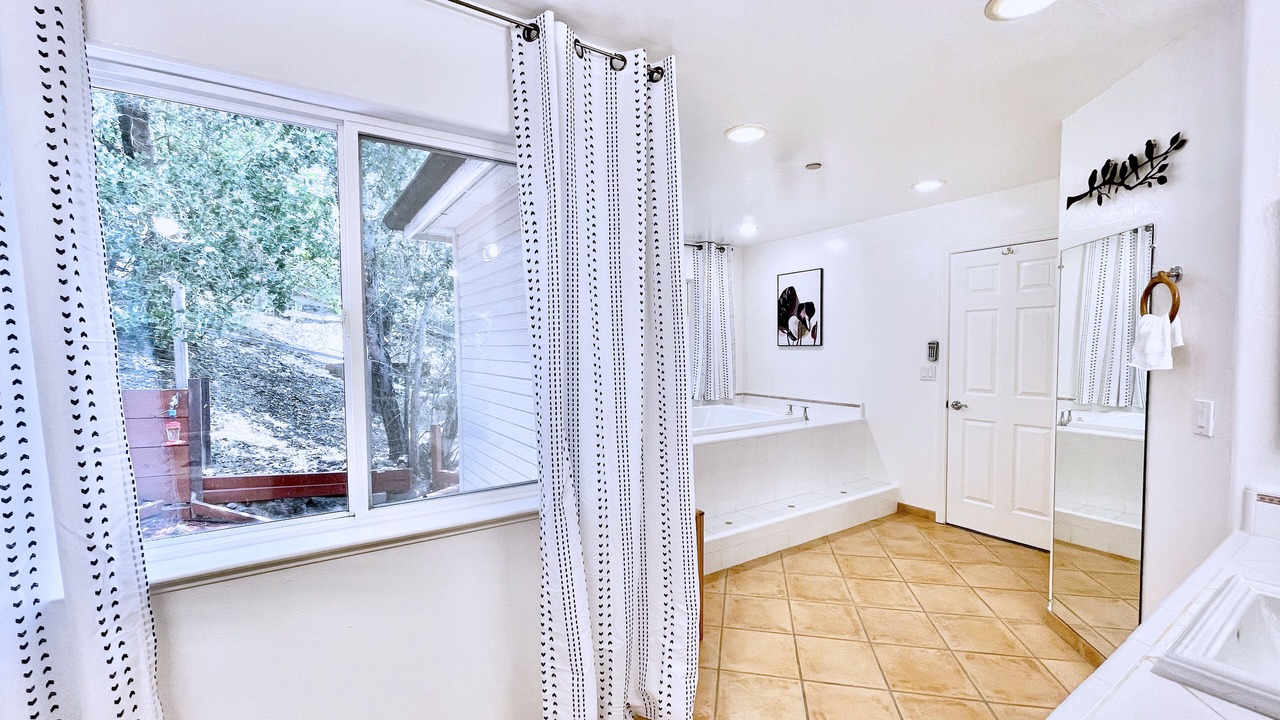 Photo of Bathroom in Emerald Hills