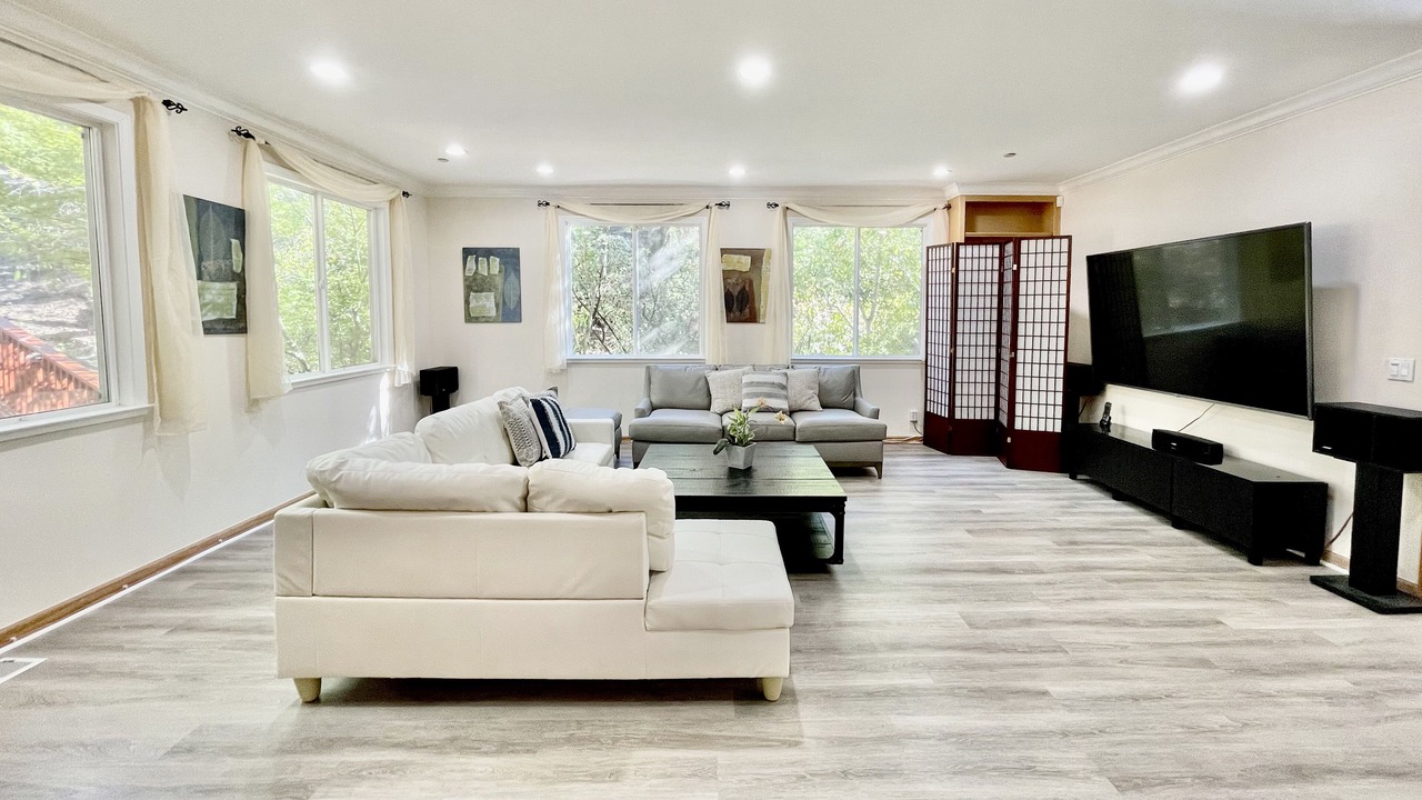 Photo of Bedroom in Emerald Hills