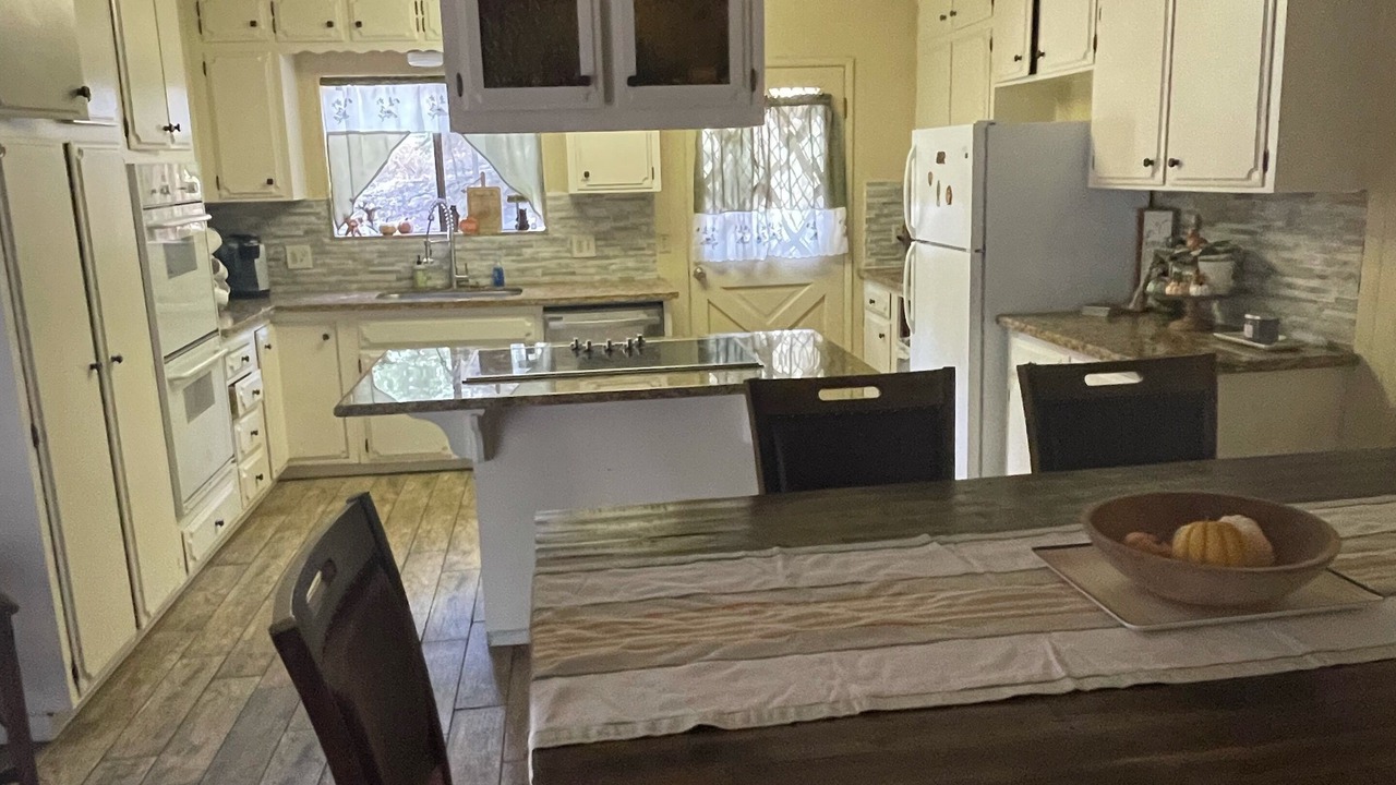 Photo of Kitchen in Sierra Cedars