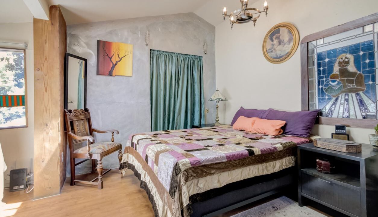 Photo of Bedroom in Oakland