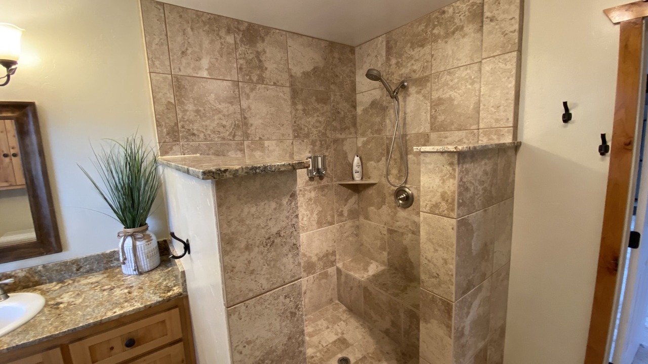 Photo of Bathroom in Mariposa