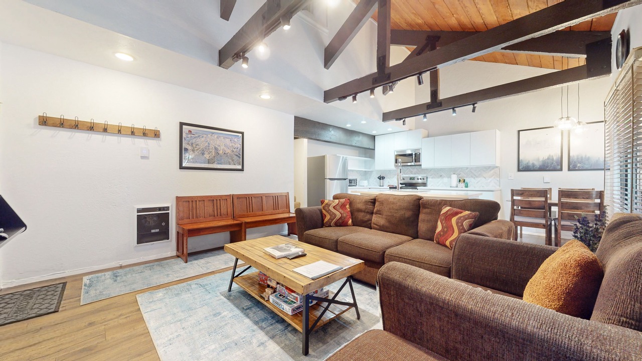 Photo of Livingroom in Majestic Pines