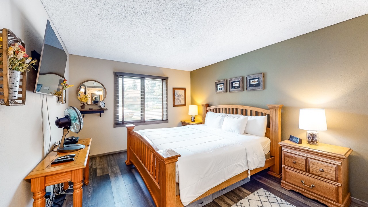 Photo of Bedroom in Mammoth Lakes