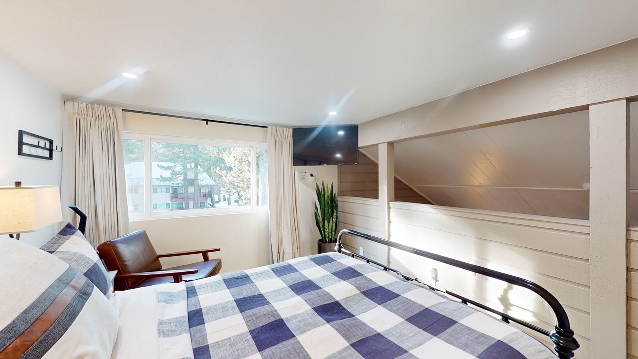 Photo of Bedroom in Mammoth Lakes