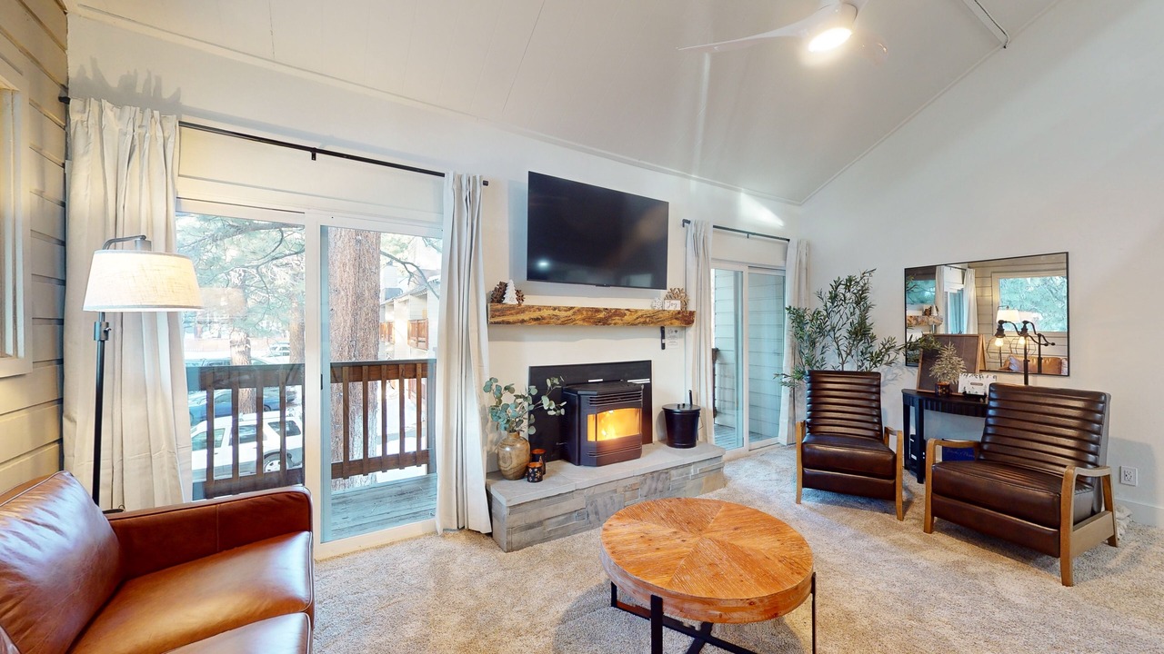 Photo of Livingroom in Mammoth Lakes