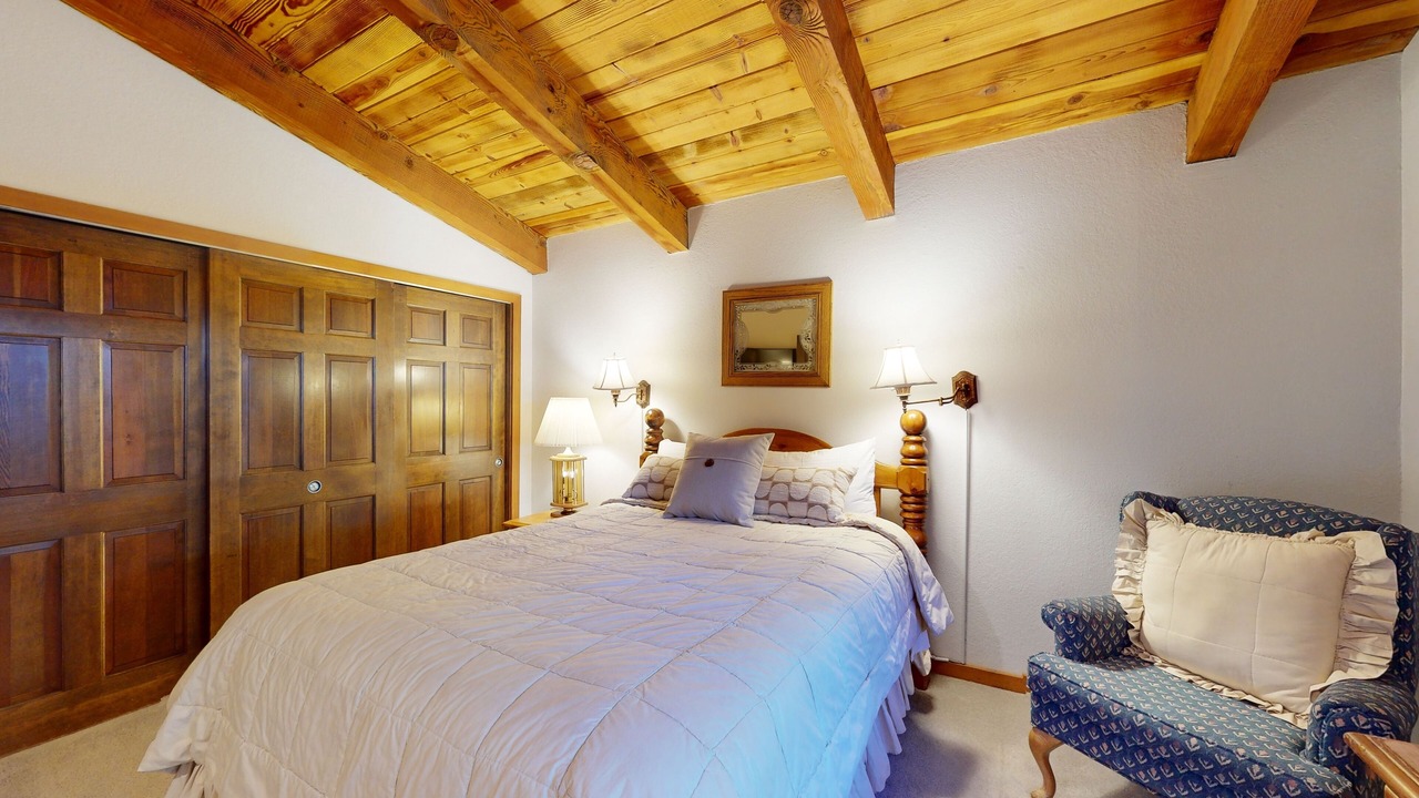 Photo of Bedroom in Mammoth Lakes