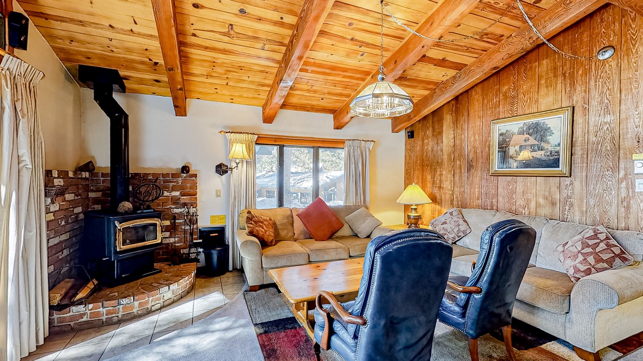 Photo of Livingroom in Mammoth Lakes