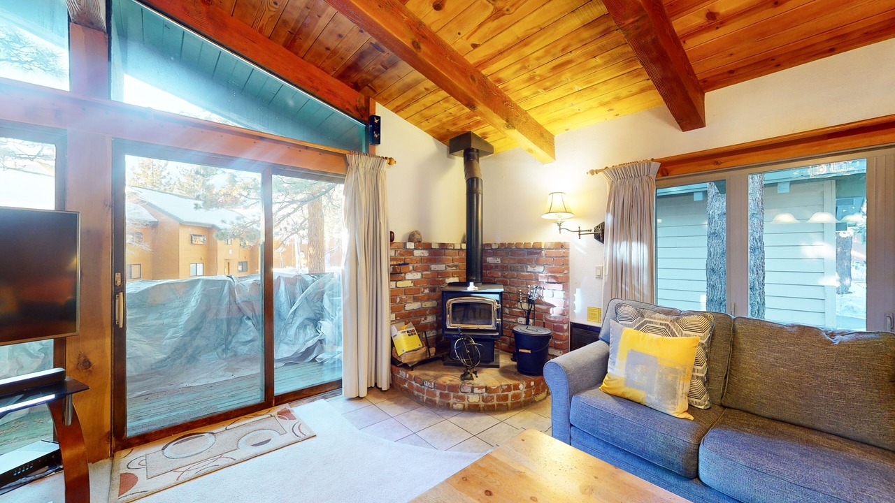 Photo of Livingroom in Mammoth Lakes