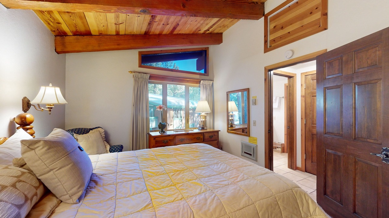 Photo of Bedroom in Mammoth Lakes