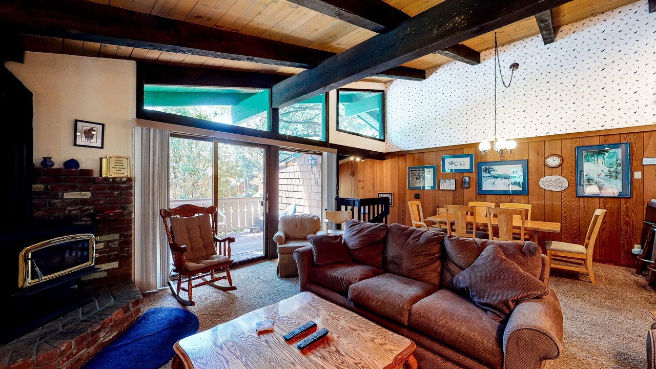 Photo of Livingroom in Mammoth Lakes