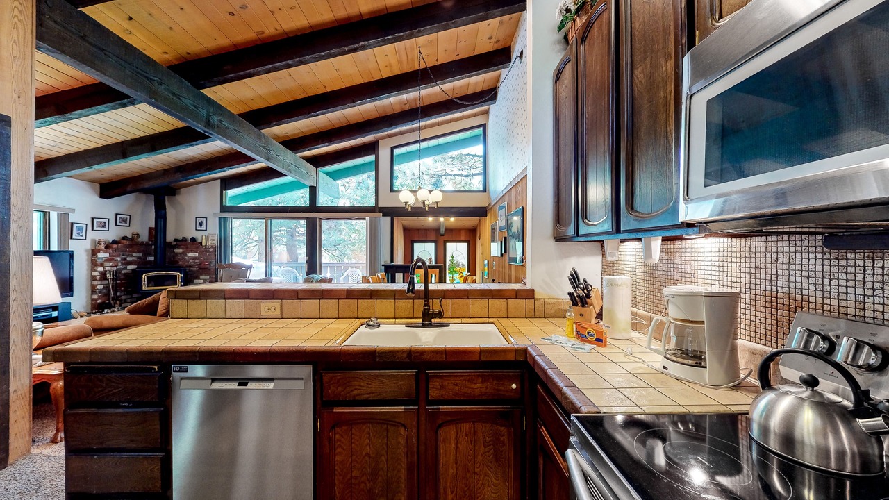 Photo of Kitchen in Mammoth Lakes