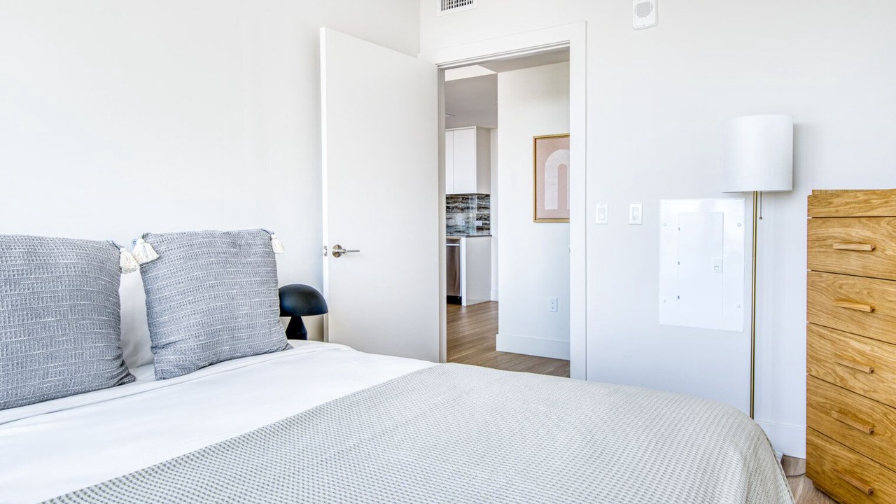 Photo of Bedroom in Downtown Oakland