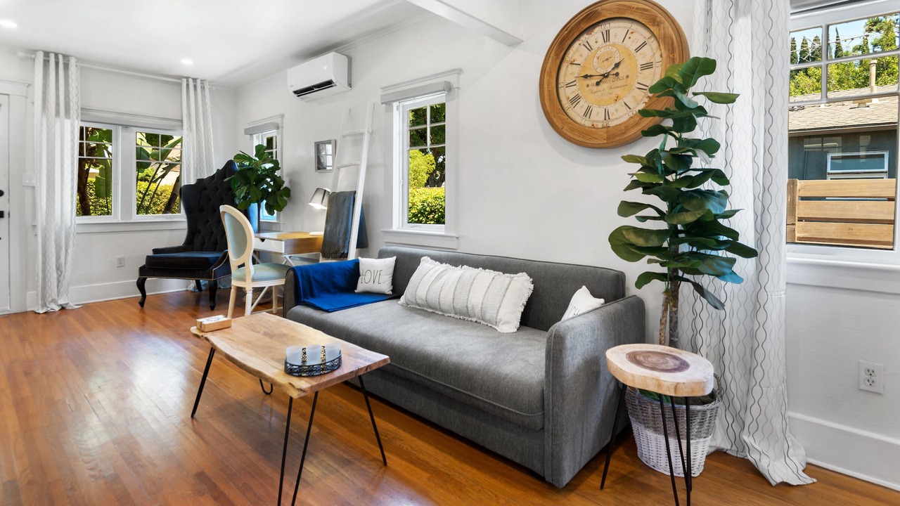 Photo of Livingroom in Carlson Park