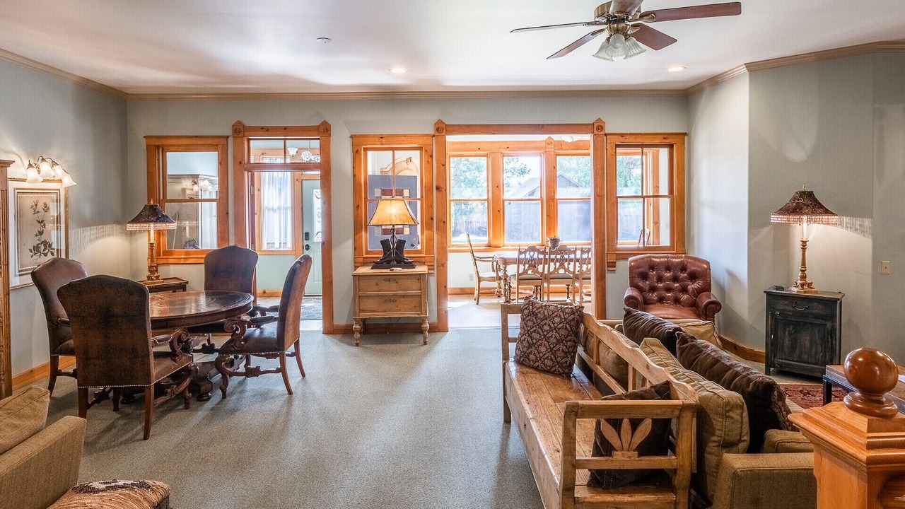 Photo of Livingroom in Bishop