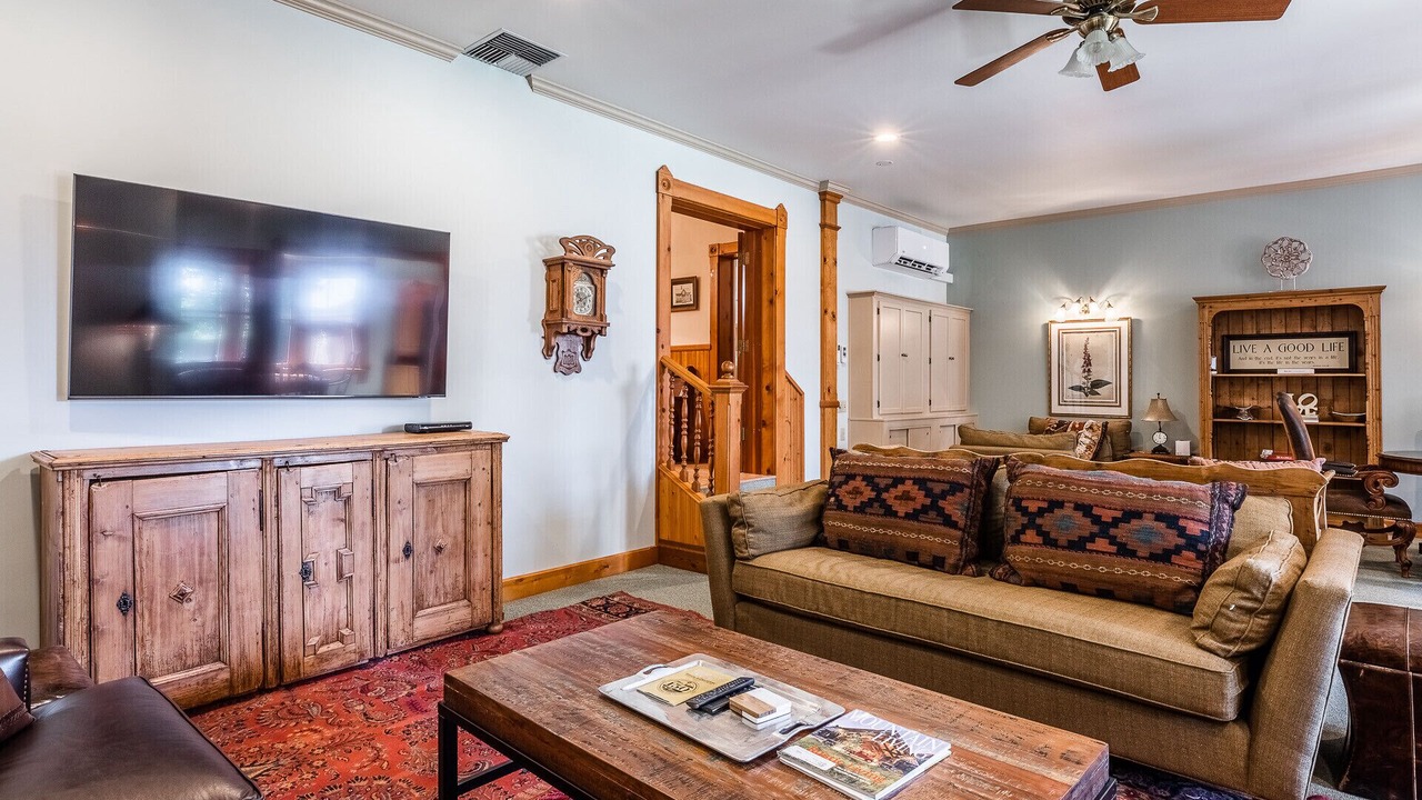 Photo of Livingroom in Bishop