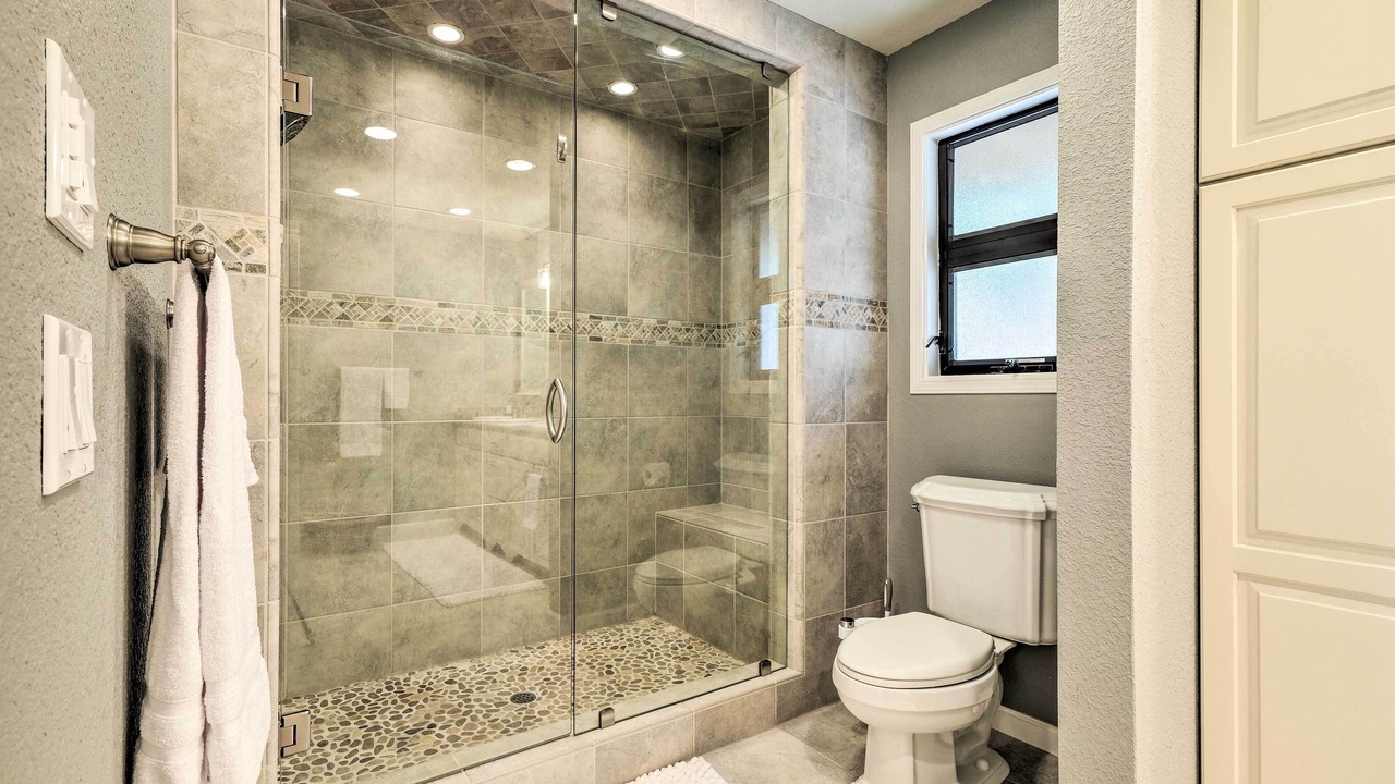 Photo of Bathroom in Groveland