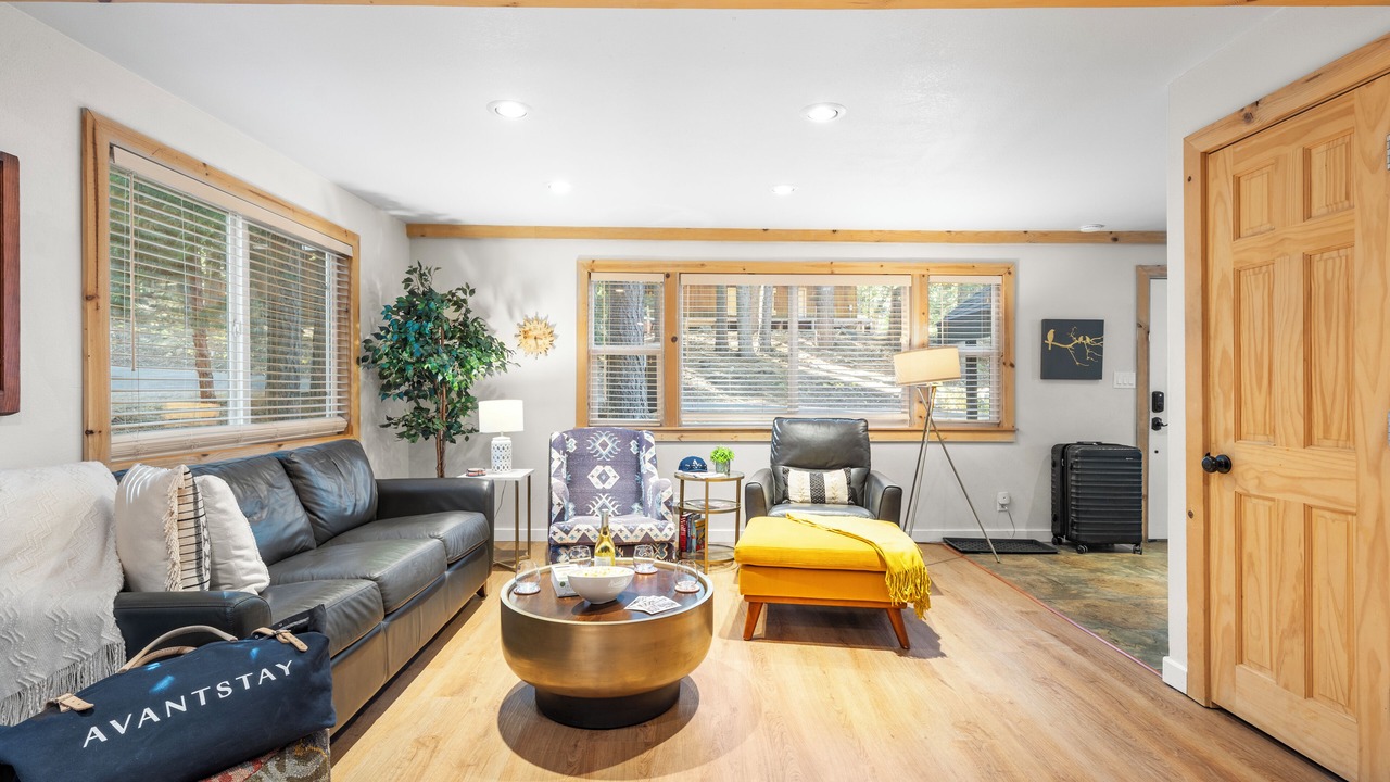 Photo of Livingroom in Tahoma