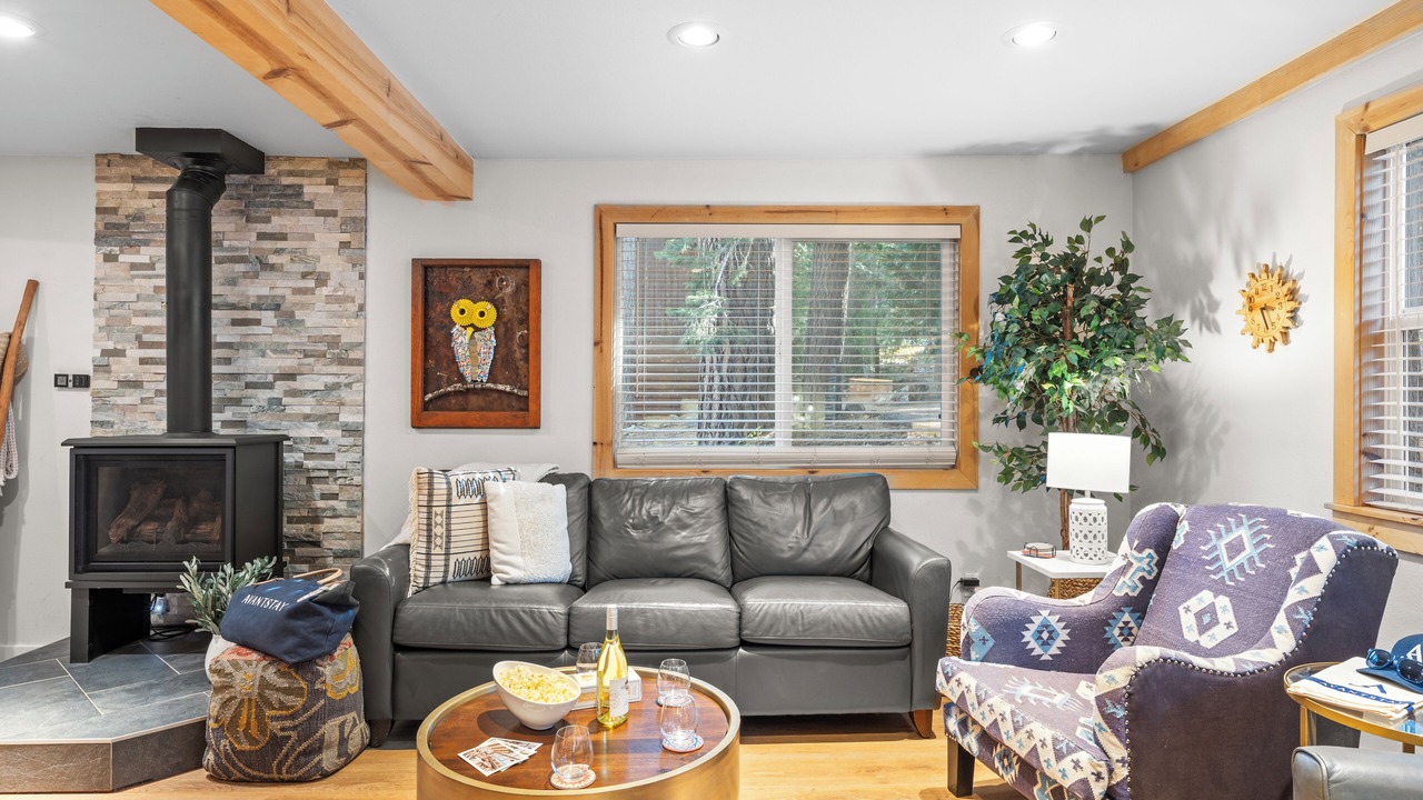 Photo of Livingroom in Tahoma