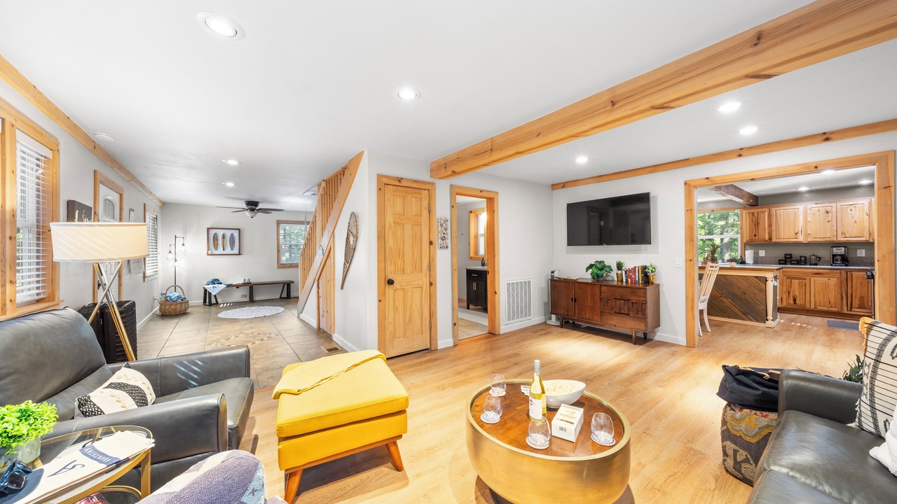 Photo of Livingroom in Tahoma
