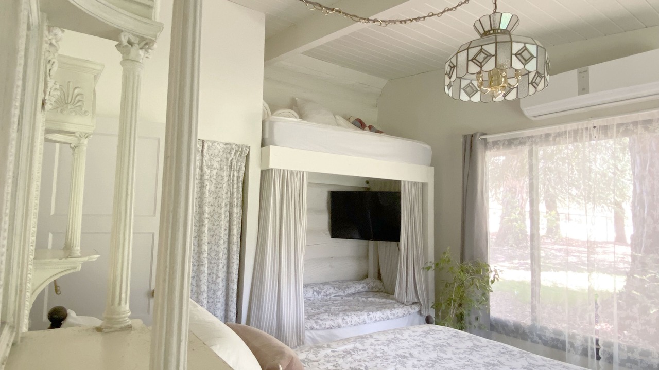 Photo of Bedroom in Kernville
